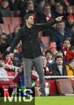 26.11.2025,  Fussball UEFA Championsleague 2025/2026: Vorrunde 5.Spieltag, FC Arsenal - FC Bayern Mnchen, im Emirates-Stadion London (England) Trainer Mikel Arteta (FC Arsenal) gestikuliert.
  

