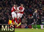 26.11.2025,  Fussball UEFA Championsleague 2025/2026: Vorrunde 5.Spieltag, FC Arsenal - FC Bayern Mnchen, im Emirates-Stadion London (England), Torjubel Riccardo Calafioro (FC Arsenal), Christhian Mosquera (FC Arsenal), William Saliba (FC Arsenal) 