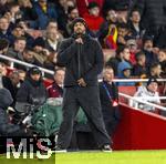 26.11.2025,  Fussball UEFA Championsleague 2025/2026: Vorrunde 5.Spieltag, FC Arsenal - FC Bayern Mnchen, im Emirates-Stadion London (England), Trainer Vincent Kompany (FC Bayern Mnchen) nachdenklich 
