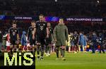 26.11.2025,  Fussball UEFA Championsleague 2025/2026: Vorrunde 5.Spieltag, FC Arsenal - FC Bayern Mnchen, im Emirates-Stadion London (England), Raphael Guerreiro (FC Bayern Mnchen), Tom Bischof (Bayern Mnchen), Harry Kane (FC Bayern Mnchen), Joshua Kimmich (FC Bayern Mnchen) nach dem Spiel frustriert.