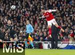 26.11.2025,  Fussball UEFA Championsleague 2025/2026: Vorrunde 5.Spieltag, FC Arsenal - FC Bayern M�nchen, im Emirates-Stadion London (England), Mikel Merino (FC Arsenal) Kopfball.
