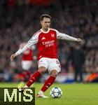 26.11.2025,  Fussball UEFA Championsleague 2025/2026: Vorrunde 5.Spieltag, FC Arsenal - FC Bayern M�nchen, im Emirates-Stadion London (England), Martin Zubimendi (FC Arsenal) am Ball 