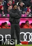 29.11.2025, Fussball Bundesliga 2025/2026, 12.Spieltag, FC Bayern Mnchen - FC St. Pauli, in der Allianz-Arena Mnchen,  Trainer Vincent Kompany (FC Bayern Mnchen) unzufrieden


