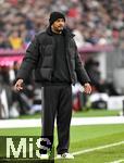 29.11.2025, Fussball Bundesliga 2025/2026, 12.Spieltag, FC Bayern Mnchen - FC St. Pauli, in der Allianz-Arena Mnchen,  Trainer Vincent Kompany (FC Bayern Mnchen) nachdenklich.



