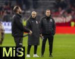 29.11.2025, Fussball Bundesliga 2025/2026, 12.Spieltag, FC Bayern Mnchen - FC St. Pauli, in der Allianz-Arena Mnchen, Co-Trainer Peter Nemeth und Torwarttrainer Sven van der Jeugt (St. Pauli) total frustriert nach der Niederlage