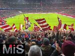 29.11.2025, Fussball Bundesliga 2025/2026, 12.Spieltag, FC Bayern Mnchen - FC St. Pauli, in der Allianz-Arena Mnchen, Blick aus der Bayern-Kurve aufs Spielfeld. Bayernfans feiern ihre Mannschaft.