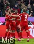 29.11.2025, Fussball Bundesliga 2025/2026, 12.Spieltag, FC Bayern Mnchen - FC St. Pauli, in der Allianz-Arena Mnchen, Torjubel von links:  Leon Goretzka (FC Bayern Mnchen), Tom Bischof (Bayern Mnchen), Nicolas Jackson (FC Bayern Mnchen), Harry Kane (FC Bayern Mnchen) 