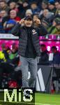 29.11.2025, Fussball Bundesliga 2025/2026, 12.Spieltag, FC Bayern Mnchen - FC St. Pauli, in der Allianz-Arena Mnchen, Trainer Alexander Blessin (FC St. Pauli) in Rage an der Seitenlinie.
