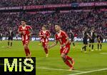 29.11.2025, Fussball Bundesliga 2025/2026, 12.Spieltag, FC Bayern Mnchen - FC St. Pauli, in der Allianz-Arena Mnchen, Torjubel Luis Diaz (FC Bayern Mnchen), Lennart Karl (FC Bayern Mnchen), Raphael Guerreiro (FC Bayern Mnchen) 