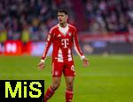 29.11.2025, Fussball Bundesliga 2025/2026, 12.Spieltag, FC Bayern Mnchen - FC St. Pauli, in der Allianz-Arena Mnchen, Aleksandar Pavlovic (Bayern Mnchen) nachdenklich und unzufrieden