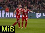 29.11.2025, Fussball Bundesliga 2025/2026, 12.Spieltag, FC Bayern M�nchen - FC St. Pauli, in der Allianz-Arena M�nchen, v.li: Joshua Kimmich (FC Bayern M�nchen) und Lennart Karl (FC Bayern M�nchen) 