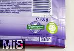 01.12.2025, Symbolbild:  Teure Schokolade, Eine Tafel Schokolade von der Firma Milka hat jetzt statt 100g nur noch 90 Gramm Inhalt. Gleichzeitig ist der Preis auf 1,99 Euro hochgeschnellt. Hier noch eine mit 100 Gramm Inhalt