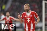 06.12.2025, Fussball Bundesliga 2025/2026, 13.Spieltag, VfB Stuttgart - FC Bayern Mnchen, in der MHP-Arena Stuttgart, Torjubel Konrad Laimer (FC Bayern Mnchen) zum 1:0 

