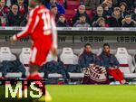 06.12.2025, Fussball Bundesliga 2025/2026, 13.Spieltag, VfB Stuttgart - FC Bayern M�nchen, in der MHP-Arena Stuttgart, Ersatzbankdr�cker, v.lI. Torwart Manuel Neuer (FC Bayern M�nchen), Torwart Sven Ulreich (FC Bayern M�nchen) 