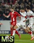 06.12.2025, Fussball Bundesliga 2025/2026, 13.Spieltag, VfB Stuttgart - FC Bayern M�nchen, in der MHP-Arena Stuttgart, v.li:  Leon Goretzka (FC Bayern M�nchen), Chema Andres (Stuttgart) 