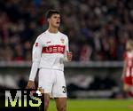 06.12.2025, Fussball Bundesliga 2025/2026, 13.Spieltag, VfB Stuttgart - FC Bayern M�nchen, in der MHP-Arena Stuttgart, Chema Andres (Stuttgart) nachdenklich 