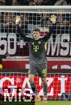 06.12.2025, Fussball Bundesliga 2025/2026, 13.Spieltag, VfB Stuttgart - FC Bayern M�nchen, in der MHP-Arena Stuttgart, Torwart Jonas Urbig (FC Bayern M�nchen) 