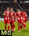 06.12.2025, Fussball Bundesliga 2025/2026, 13.Spieltag, VfB Stuttgart - FC Bayern M�nchen, in der MHP-Arena Stuttgart, Torjubel Josip Stanisic (Bayern M�nchen), Harry Kane (FC Bayern M�nchen), Aleksandar Pavlovic (Bayern M�nchen)  
