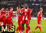 06.12.2025, Fussball Bundesliga 2025/2026, 13.Spieltag, VfB Stuttgart - FC Bayern M�nchen, in der MHP-Arena Stuttgart, Torjubel Dayot Upamecano (FC Bayern M�nchen), Aleksandar Pavlovic (Bayern M�nchen) , Lennart Karl (FC Bayern M�nchen), Joshua Kimmich (FC Bayern M�nchen), 