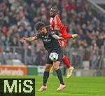 09.12.2025,  Fussball UEFA Championsleague 2025/2026: Vorrunde 6.Spieltag, FC Bayern Mnchen - Sporting Lissabon, in der Allianz-Arena Mnchen. v.l. Luis Suarez (Sporting Lissabon) geegn Dayot Upamecano (FC Bayern Mnchen) 
  

