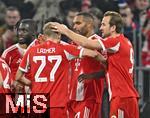 09.12.2025,  Fussball UEFA Championsleague 2025/2026: Vorrunde 6.Spieltag, FC Bayern Mnchen - Sporting Lissabon, in der Allianz-Arena Mnchen. Torjubel v.l. Dayot Upamecano (FC Bayern Mnchen), Konrad Laimer (FC Bayern Mnchen), Jonathan Tah (FC Bayern Mnchen) und Harry Kane (FC Bayern Mnchen) 
  

