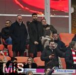 14.12.2025, Fussball Bundesliga 2025/2026, 14.Spieltag, FC Bayern M�nchen - 1.FSV Mainz 05, in der Allianz-Arena M�nchen,  Seltener Gast auf der Ehrentrib�ne, Ex-Bayernspieler Thomas M�ller, mit Ex-Vorstandsvorsitzender Karl-Heinz Rummenigge (FC Bayern M�nchen) und Sportvorstand Max Eberl (Bayern M�nchen).


