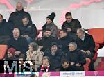 14.12.2025, Fussball Bundesliga 2025/2026, 14.Spieltag, FC Bayern M�nchen - 1.FSV Mainz 05, in der Allianz-Arena M�nchen,  Seltener Gast auf der Ehrentrib�ne, Ex-Bayernspieler Thomas M�ller, mit Ex-Vorstandsvorsitzender Karl-Heinz Rummenigge (FC Bayern M�nchen) und Sportvorstand Max Eberl (Bayern M�nchen), Vorstandsvorsitzender Jan-Christian Dreesen (FC Bayern M�nchen), 


