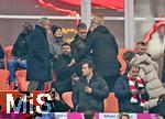 14.12.2025, Fussball Bundesliga 2025/2026, 14.Spieltag, FC Bayern M�nchen - 1.FSV Mainz 05, in der Allianz-Arena M�nchen,  Seltener Gast auf der Ehrentrib�ne, Ex-Bayernspieler Thomas M�ller, mit Ex-Vorstandsvorsitzender Karl-Heinz Rummenigge (FC Bayern M�nchen) und Sportvorstand Max Eberl (Bayern M�nchen), Vorstandsvorsitzender Jan-Christian Dreesen (FC Bayern M�nchen), 


