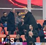 14.12.2025, Fussball Bundesliga 2025/2026, 14.Spieltag, FC Bayern M�nchen - 1.FSV Mainz 05, in der Allianz-Arena M�nchen,  Seltener Gast auf der Ehrentrib�ne, Ex-Bayernspieler Thomas M�ller, mit Ex-Vorstandsvorsitzender Karl-Heinz Rummenigge (FC Bayern M�nchen) und Sportvorstand Max Eberl (Bayern M�nchen), Vorstandsvorsitzender Jan-Christian Dreesen (FC Bayern M�nchen), 



