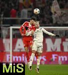 14.12.2025, Fussball Bundesliga 2025/2026, 14.Spieltag, FC Bayern M�nchen - 1.FSV Mainz 05, in der Allianz-Arena M�nchen,  v.li: Hiroki Ito (FC Bayern M�nchen) gegen Benedict Hollerbach (FSV Mainz) 


