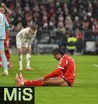 14.12.2025, Fussball Bundesliga 2025/2026, 14.Spieltag, FC Bayern M�nchen - 1.FSV Mainz 05, in der Allianz-Arena M�nchen,  Serge Gnabry (FC Bayern M�nchen) der Pechvogel des Tages


