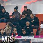 14.12.2025, Fussball Bundesliga 2025/2026, 14.Spieltag, FC Bayern M�nchen - 1.FSV Mainz 05, in der Allianz-Arena M�nchen, Zu Besuch aus Vanouver (Kanada) ist Ex-Bayernspieler Thomas M�ller (mitte) auf der VIP-Trib�ne mit Vorstandsvorsitzender Jan-Christian Dreesen (re, FC Bayern M�nchen), Sportvorstand Max Eberl (Bayern M�nchen), Pr�sident Herbert Hainer (u.re, FC Bayern)