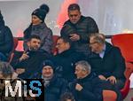 14.12.2025, Fussball Bundesliga 2025/2026, 14.Spieltag, FC Bayern M�nchen - 1.FSV Mainz 05, in der Allianz-Arena M�nchen, Zu Besuch aus Vanouver (Kanada) ist Ex-Bayernspieler Thomas M�ller (mitte) auf der VIP-Trib�ne mit Vorstandsvorsitzender Jan-Christian Dreesen (re, FC Bayern M�nchen), Sportvorstand Max Eberl (Bayern M�nchen), Pr�sident Herbert Hainer (u.re, FC Bayern) 