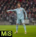 14.12.2025, Fussball Bundesliga 2025/2026, 14.Spieltag, FC Bayern M�nchen - 1.FSV Mainz 05, in der Allianz-Arena M�nchen, Torwart Daniel Batz (FSV Mainz) gibt Anweisungen.