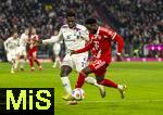 14.12.2025, Fussball Bundesliga 2025/2026, 14.Spieltag, FC Bayern M�nchen - 1.FSV Mainz 05, in der Allianz-Arena M�nchen, re: Alphonso Davies (FC Bayern M�nchen) gegen Danny da Costa (FSV Mainz) 