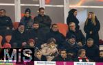 14.12.2025, Fussball Bundesliga 2025/2026, 14.Spieltag, FC Bayern M�nchen - 1.FSV Mainz 05, in der Allianz-Arena M�nchen, Zu Besuch aus Vanouver (Kanada) ist Ex-Bayernspieler Thomas M�ller auf der VIP-Trib�ne mit Ex-Vorstandsvorsitzender Karl-Heinz Rummenigge (li, FC Bayern M�nchen), Vorstandsvorsitzender Jan-Christian Dreesen (FC Bayern M�nchen), Sportvorstand Max Eberl (2.v.re, Bayern M�nchen), Pr�sident Herbert Hainer (re. unten, FC Bayern),  