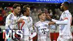21.12.2025, Fussball Bundesliga 2025/2026, 15. Spieltag, 1. FC Heidenheim 1846 - FC Bayern M�nchen, in der Voith-Arena Heidenheim. Jubel (L-R) Leon Goretzka (Bayern M�nchen), Torsch�tze Michael Olise (Bayern M�nchen), Josip Stanisic (Bayern M�nchen) Lennart Karl (Bayern M�nchen) und Jonathan Tah (Bayern M�nchen) zum Tor zum 0:2