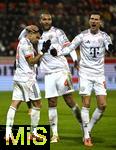 21.12.2025, Fussball Bundesliga 2025/2026, 15. Spieltag, 1. FC Heidenheim 1846 - FC Bayern M�nchen, in der Voith-Arena Heidenheim. Jubel (L-R) Torsch�tze Luis Diaz (Bayern M�nchen), Jonathan Tah (Bayern M�nchen) und Leon Goretzka (Bayern M�nchen) zum Tor zum 0:3