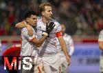 21.12.2025, Fussball Bundesliga 2025/2026, 15.Spieltag, 1.FC Heidenheim - FC Bayern M�nchen, in der Voith-Arena Heidenheim. Torjubel Luis Diaz (li, FC Bayern M�nchen) mit Harry Kane (FC Bayern M�nchen) 