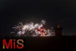 01.01..2026, Bad W�rishofen, Unterallg�u. Silvesterfeuerwerk �ber den D�chern der Stadt.