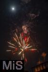 01.01..2026, Bad W�rishofen, Unterallg�u. Silvesterfeuerwerk �ber den D�chern der Stadt.