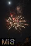 01.01..2026, Bad W�rishofen, Unterallg�u. Silvesterfeuerwerk �ber den D�chern der Stadt.