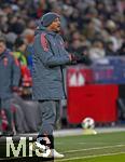 06.01.2026, Fussball 1. Bundesliga 2025/2026, Testspiel: RB Salzburg - FC Bayern M�nchen, in der Red Bull Arena Salzburg. Trainer Vincent Kompany (FC Bayern M�nchen) nachdenklich.