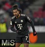 06.01.2026, Fussball 1. Bundesliga 2025/2026, Testspiel: RB Salzburg - FC Bayern M�nchen, in der Red Bull Arena Salzburg. Serge Gnabry (FC Bayern M�nchen) mit toller Frisur