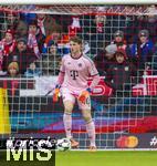 06.01.2026, Fussball 1. Bundesliga 2025/2026, Testspiel: RB Salzburg - FC Bayern M�nchen, in der Red Bull Arena Salzburg (�sterreich), Torwart Jonas Urbig (FC Bayern M�nchen) im Tor