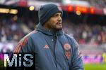06.01.2026, Fussball 1. Bundesliga 2025/2026, Testspiel: RB Salzburg - FC Bayern M�nchen, in der Red Bull Arena Salzburg (�sterreich), Trainer Vincent Kompany (FC Bayern M�nchen) nachdenklich 