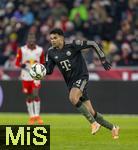 06.01.2026, Fussball 1. Bundesliga 2025/2026, Testspiel: RB Salzburg - FC Bayern M�nchen, in der Red Bull Arena Salzburg (�sterreich), Luis Diaz (FC Bayern M�nchen) am Ball 