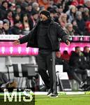 11.01.2026, Fussball Bundesliga 2025/2026, 16.Spieltag, FC Bayern M�nchen - VfL Wolfsburg, in der Allianz-Arena M�nchen,  Trainer Vincent Kompany (FC Bayern M�nchen) unzufrieden.


