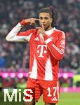 11.01.2026, Fussball Bundesliga 2025/2026, 16.Spieltag, FC Bayern M�nchen - VfL Wolfsburg, in der Allianz-Arena M�nchen,  Michael Olise (FC Bayern M�nchen) jubelt.


