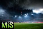 14.01.2026, Fussball 1. Bundesliga 2025/2026, 17. Spieltag, 1.FC K�ln - FC Bayern M�nchen, im Rhein-Energie-Stadion K�ln.  Pyrotechnik Fans 1.FC K�ln das Spiel ist unterbrochen, 